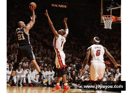 NBA精彩瞬间集锦：激情篮球场上的绝美瞬间震撼回顾